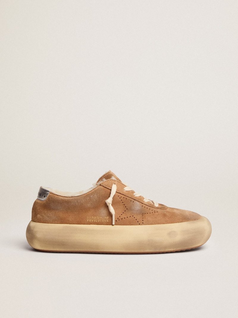 Men's Space-Star shoes in tobacco-colored suede with shearling lining